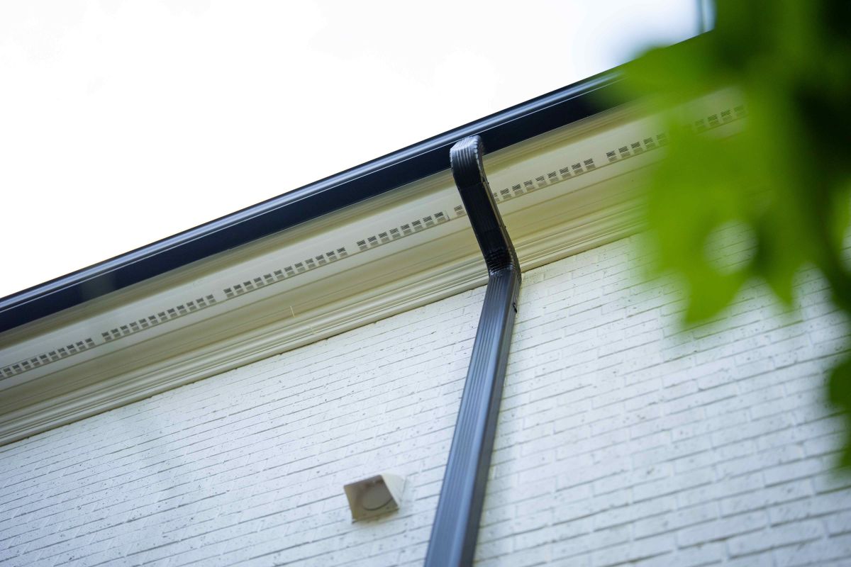 Can Worn-Out Gutters Cause Basement Water Problems?