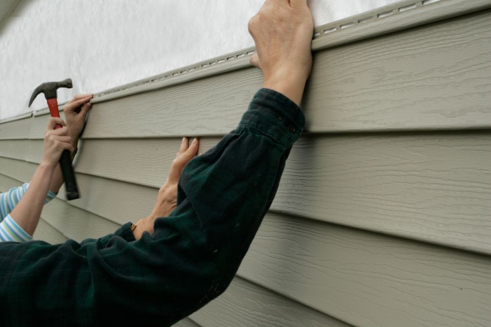 How Much to Replace Siding on a House