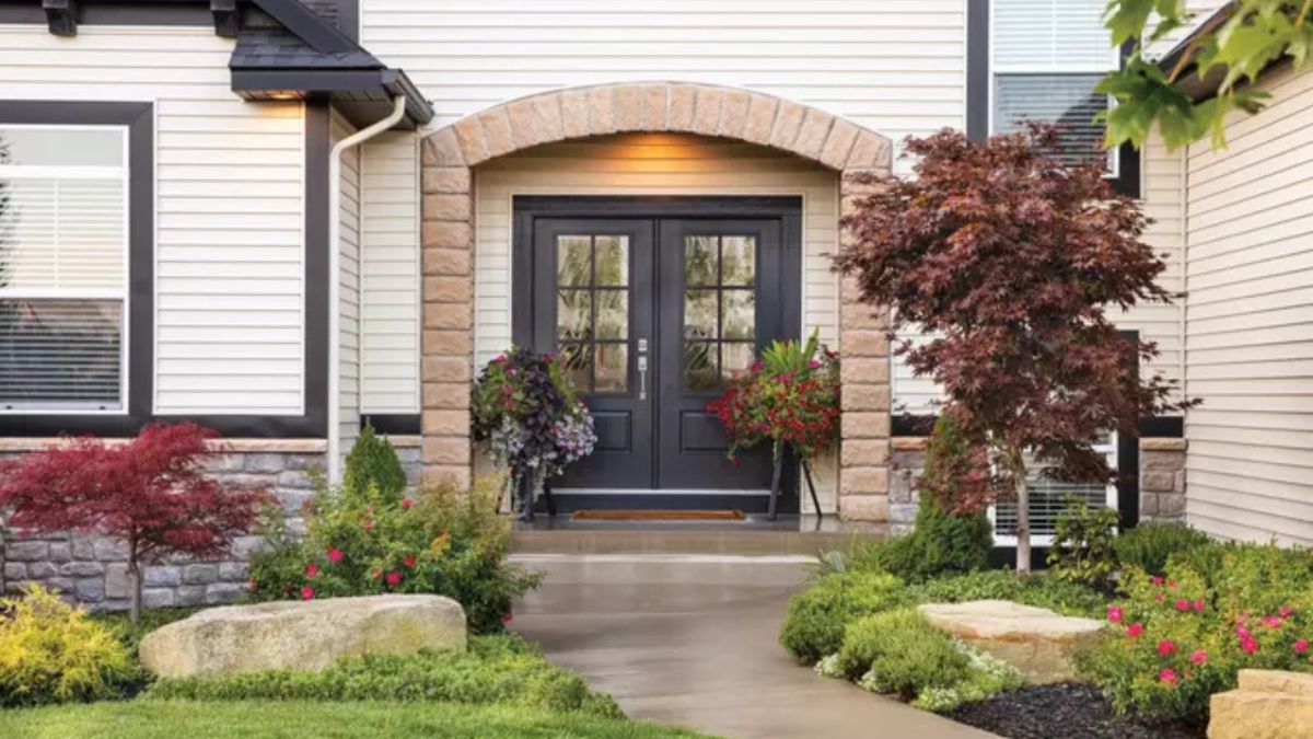 How Pennsylvania Humidity Affects Entry Door Performance
